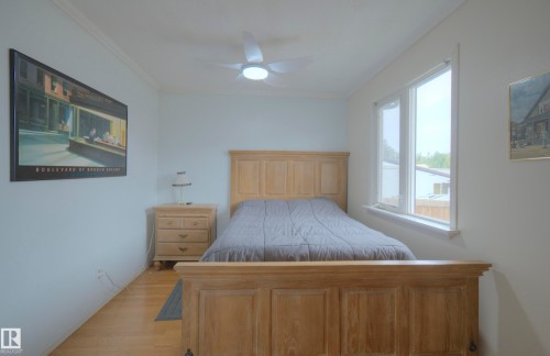 43 Westlake Drive, Spruce Grove, AB - Indoor Photo Showing Bedroom