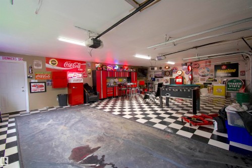 43 Westlake Drive, Spruce Grove, AB - Indoor Photo Showing Garage