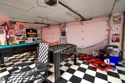43 Westlake Drive, Spruce Grove, AB - Indoor Photo Showing Garage