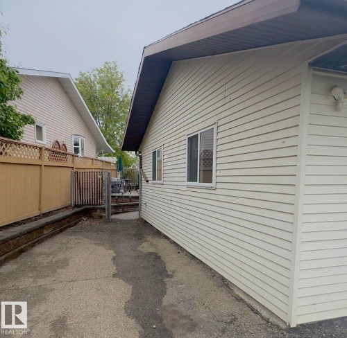 43 Westlake Drive, Spruce Grove, AB - Outdoor With Exterior
