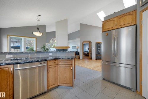 341 Burton Road Nw, Edmonton, AB - Indoor Photo Showing Kitchen