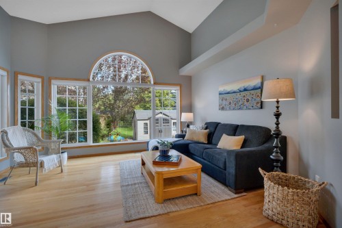 341 Burton Road Nw, Edmonton, AB - Indoor Photo Showing Living Room