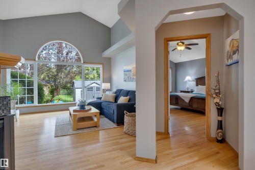 341 Burton Road Nw, Edmonton, AB - Indoor
