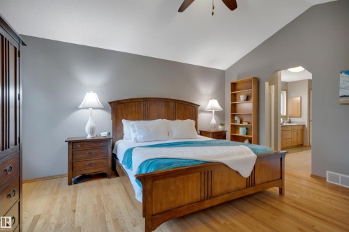 341 Burton Road Nw, Edmonton, AB - Indoor Photo Showing Bedroom