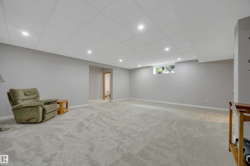 341 Burton Road Nw, Edmonton, AB - Indoor Photo Showing Other Room