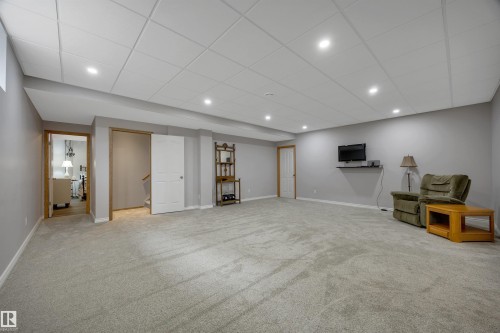 341 Burton Road Nw, Edmonton, AB - Indoor Photo Showing Other Room