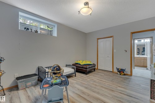 341 Burton Road Nw, Edmonton, AB - Indoor Photo Showing Other Room
