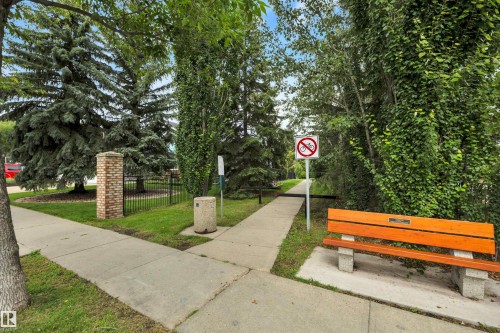 341 Burton Road Nw, Edmonton, AB - Outdoor