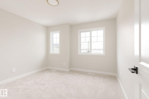 4003 207 Street Nw, Edmonton, AB - Indoor Photo Showing Other Room
