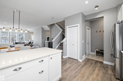 8412 24 Avenue Sw, Edmonton, AB - Indoor Photo Showing Kitchen