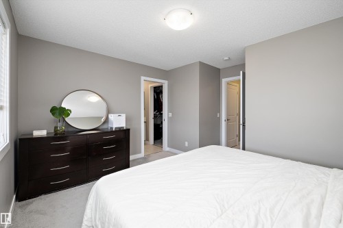 8412 24 Avenue Sw, Edmonton, AB - Indoor Photo Showing Bedroom
