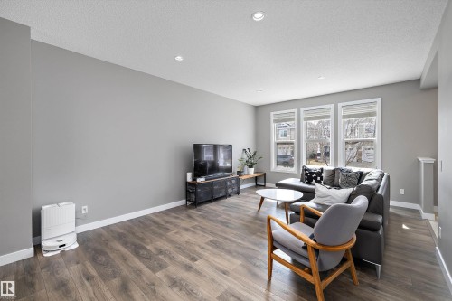 8412 24 Avenue Sw, Edmonton, AB - Indoor Photo Showing Living Room