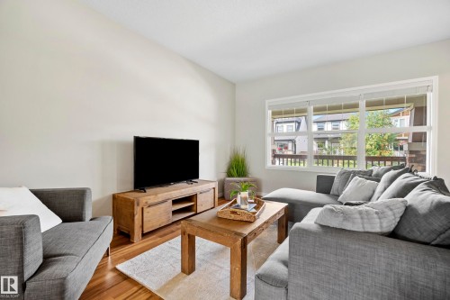 21839 99 Avenue Nw, Edmonton, AB - Indoor Photo Showing Living Room
