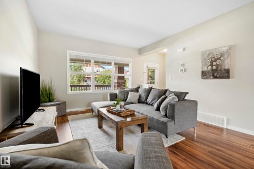 21839 99 Avenue Nw, Edmonton, AB - Indoor Photo Showing Living Room