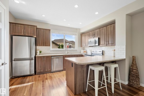 21839 99 Avenue Nw, Edmonton, AB - Indoor Photo Showing Kitchen