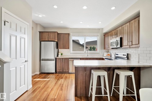 21839 99 Avenue Nw, Edmonton, AB - Indoor Photo Showing Kitchen