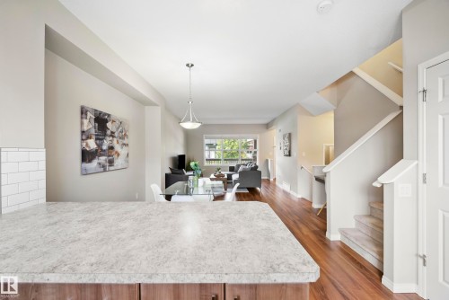 21839 99 Avenue Nw, Edmonton, AB - Indoor