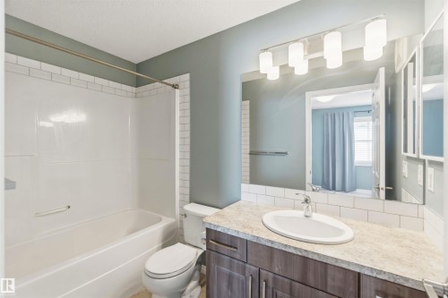 21839 99 Avenue Nw, Edmonton, AB - Indoor Photo Showing Bathroom