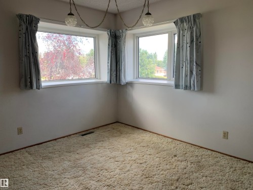 5301 48 Ave, Vegreville, AB - Indoor Photo Showing Other Room