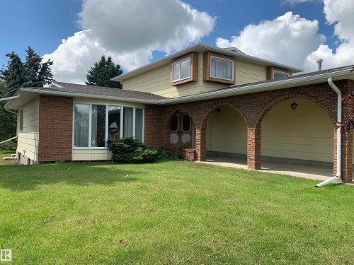 5301 48 Ave, Vegreville, AB - Outdoor