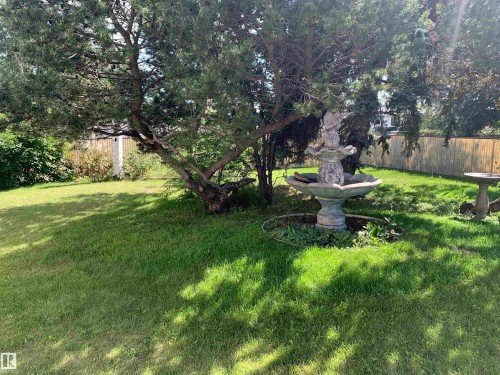 5301 48 Ave, Vegreville, AB - Outdoor