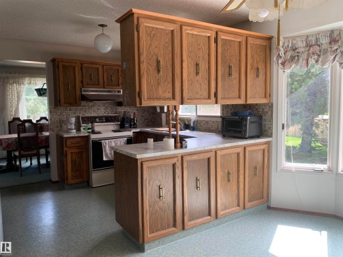 5301 48 Ave, Vegreville, AB - Indoor Photo Showing Kitchen