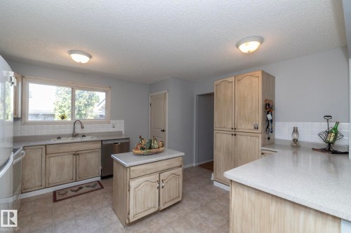 3608 44 Street, Leduc, AB - Indoor Photo Showing Kitchen