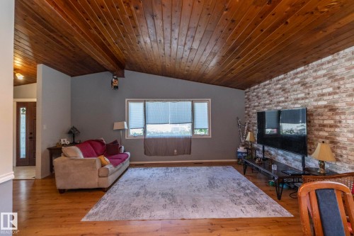 3608 44 Street, Leduc, AB - Indoor Photo Showing Living Room