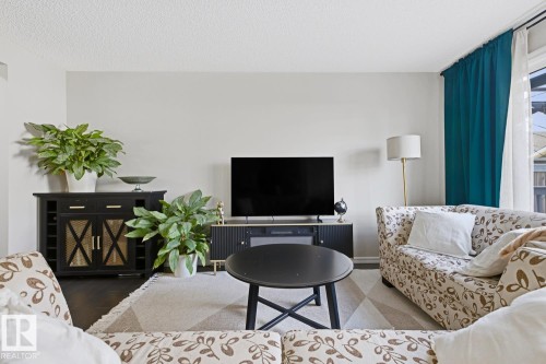 13536 164 Avenue Nw, Edmonton, AB - Indoor