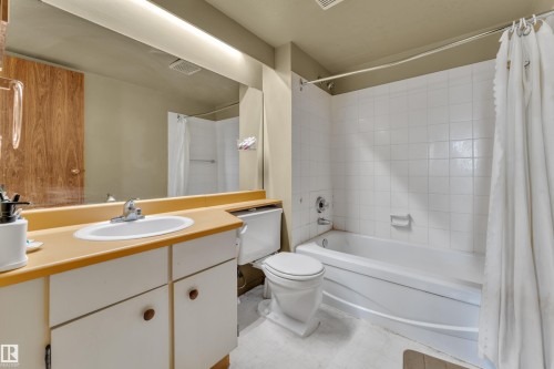 #608 10149 Saskatchewan Dr Nw, Edmonton, AB - Indoor Photo Showing Bathroom