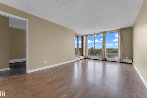 #608 10149 Saskatchewan Dr Nw, Edmonton, AB - Indoor