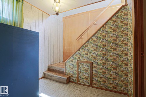 77 Sunset Boulevard, St. Albert, AB - Indoor Photo Showing Other Room