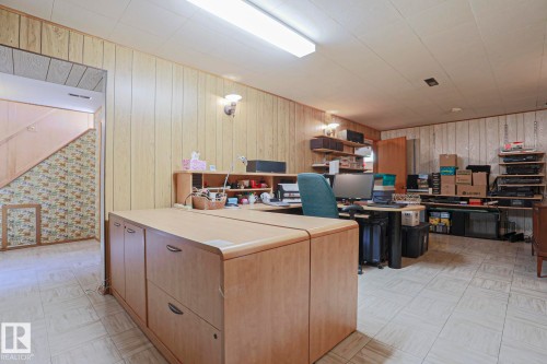 77 Sunset Boulevard, St. Albert, AB - Indoor Photo Showing Laundry Room