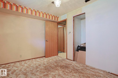 77 Sunset Boulevard, St. Albert, AB - Indoor Photo Showing Other Room