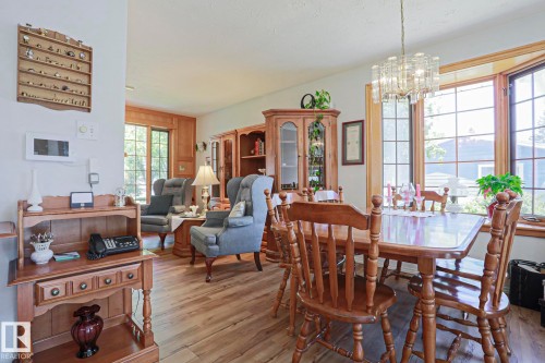 77 Sunset Boulevard, St. Albert, AB - Indoor Photo Showing Dining Room