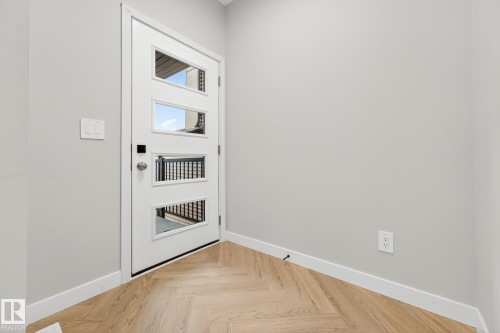 8297 Kiriak Loop Sw, Edmonton, AB - Indoor Photo Showing Other Room