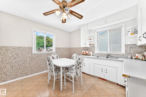 11917 53 Street Nw, Edmonton, AB - Indoor