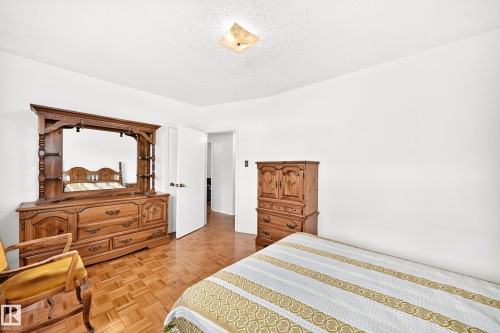 11917 53 Street Nw, Edmonton, AB - Indoor Photo Showing Bedroom
