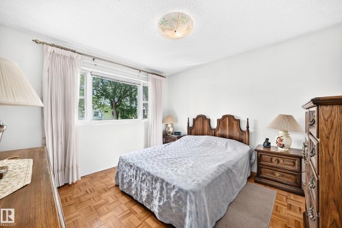 11917 53 Street Nw, Edmonton, AB - Indoor Photo Showing Bedroom