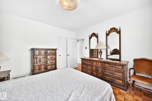 11917 53 Street Nw, Edmonton, AB - Indoor Photo Showing Bedroom