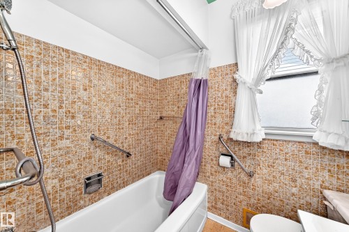 11917 53 Street Nw, Edmonton, AB - Indoor Photo Showing Bathroom