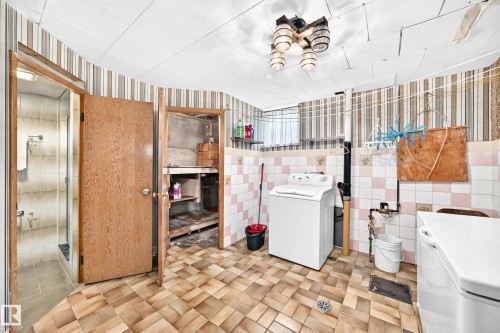 11917 53 Street Nw, Edmonton, AB - Indoor Photo Showing Laundry Room