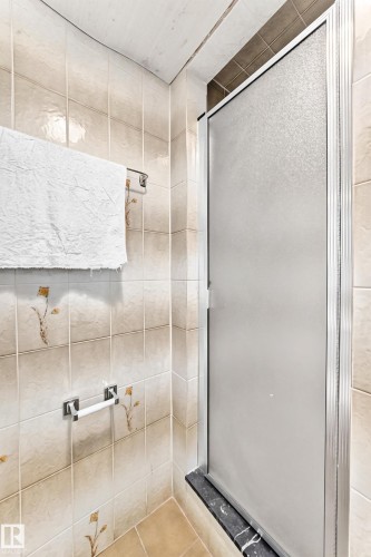 11917 53 Street Nw, Edmonton, AB - Indoor Photo Showing Bathroom