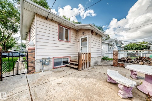11917 53 Street Nw, Edmonton, AB - Outdoor