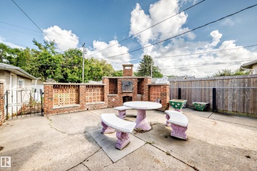11917 53 Street Nw, Edmonton, AB - Outdoor