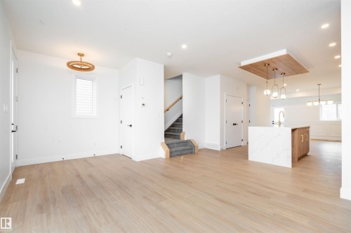 432 Robinson Boulevard, Leduc, AB - Indoor Photo Showing Other Room