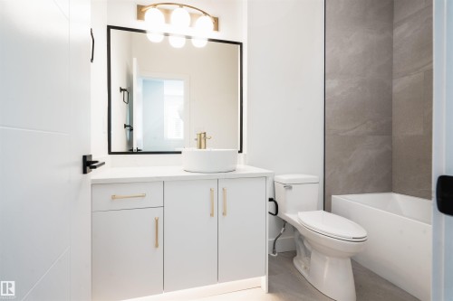 432 Robinson Boulevard, Leduc, AB - Indoor Photo Showing Bathroom