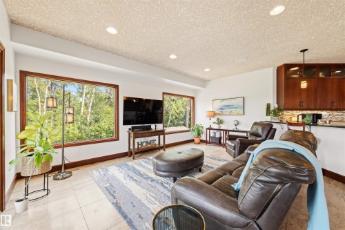 188 Windermere Drive Nw, Edmonton, AB - Indoor Photo Showing Living Room
