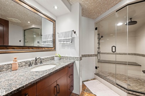 188 Windermere Drive Nw, Edmonton, AB - Indoor Photo Showing Bathroom