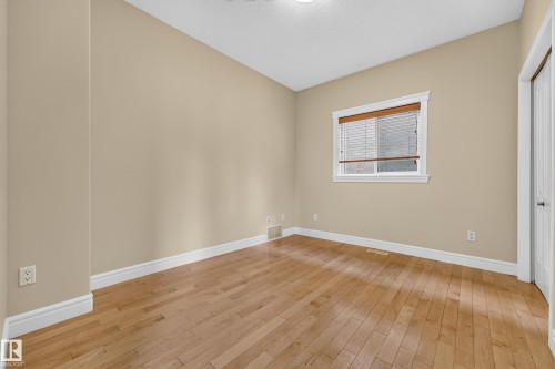 7111 169 Avenue Nw, Edmonton, AB - Indoor Photo Showing Other Room